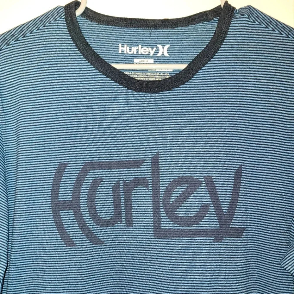 **4/$20 TEES**Hurley Men's size Large Blue and Black stripe tee shirt LOT-E